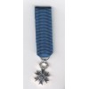 Ordre national du mérite - chevalier - Medaille Reduction bronze argenté ( largeur tissu env. 12mm)